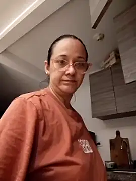 nicolle_milf1978 webcam