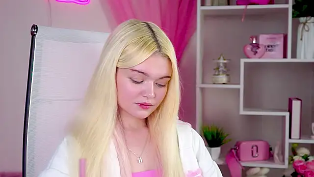 adelecartier - AdeleCartier's free webcam - UK Sex Cams