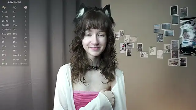 DellaLeck Stripchat cam model