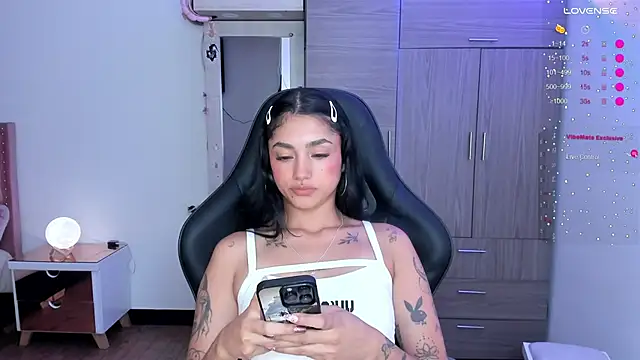 Lizzie_corner_v webcam