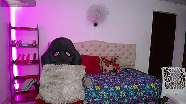 thalia_mills19 (F milf) - RUB MY PUSSY