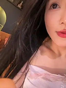 美女mammam520在线直播