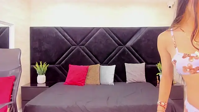 victoriaablair (F teen) - naked 5 min