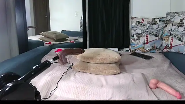 Carla-Bonny18 webcam