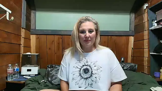 lisaxlovexxx (F mature) - PlayTime!!!