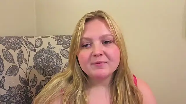 PhatAssBlond webcam