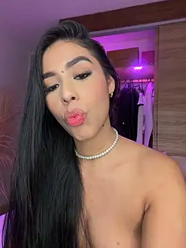 Rossie_Blooms live sex cam