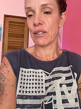mommyselenafit_ from StripChat is Freechat