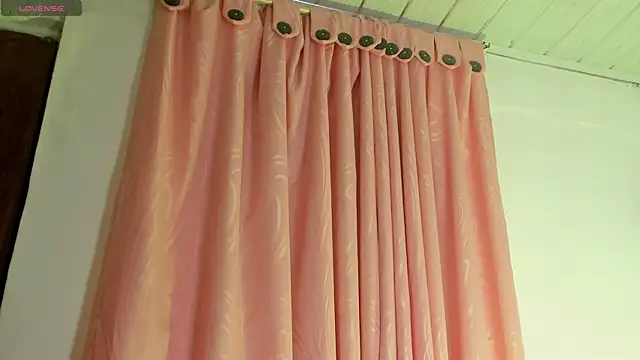 alanaloiiss_ - Alanaloiiss_'s free webcam - UK Sex Cams