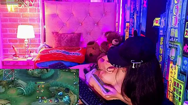 Yorumakie_777 webcam