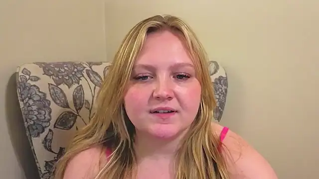 PhatAssBlond webcam