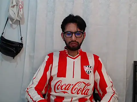 thomass1018 - Thomass1018's free webcam - UK Sex Cams