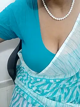 Tamil_aishu09 webcam