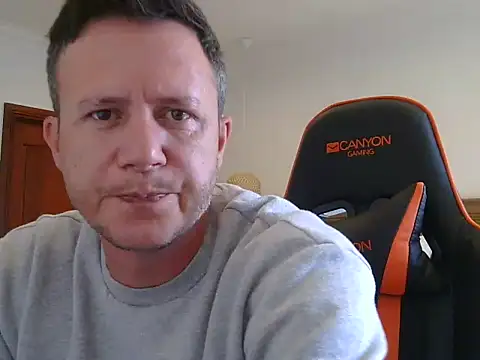 TroyDieselXXX webcam