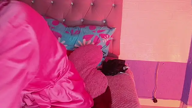 Saraa_Velvett webcam