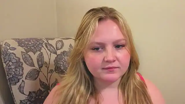 PhatAssBlond webcam