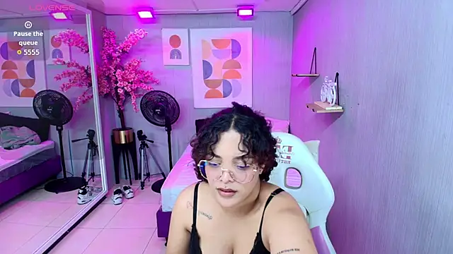 Maggy_t18 webcam