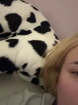 imawhorenslut19 webcam