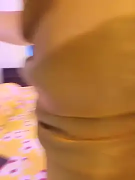 noty_girl2 (F milf) - Boobs oilling