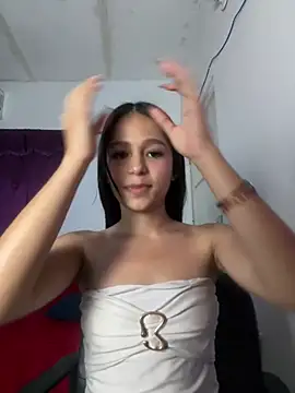 paulas_sweet430 (F teen) - SHOWER+FINGERING POUSSY+SQUIRT+SPANK