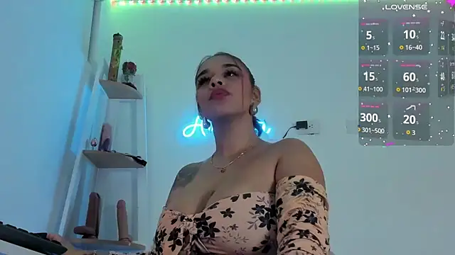 andrea_lopezz_ (F milf) - blowjob and saliva