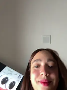 hottiee_melannie (F teen) - Harder ,Deeper and a lot of squirt 🤤