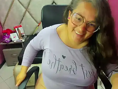 sarah_boobs_ - Sarah_Boobs_'s free webcam - UK Sex Cams