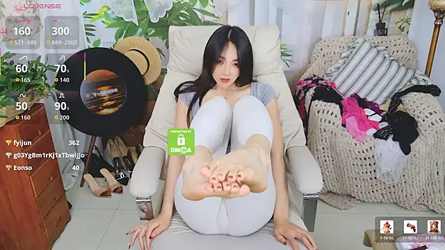 美女aquarius-Tianbao在线直播