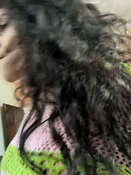 Webcam Model (sexysilmy)  is live.Free join now!