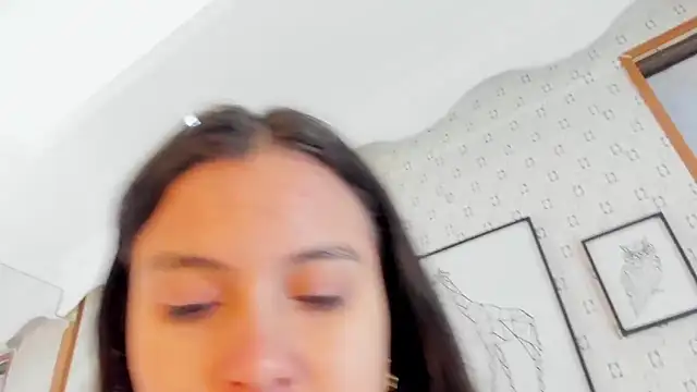 VictoriaKyros webcam