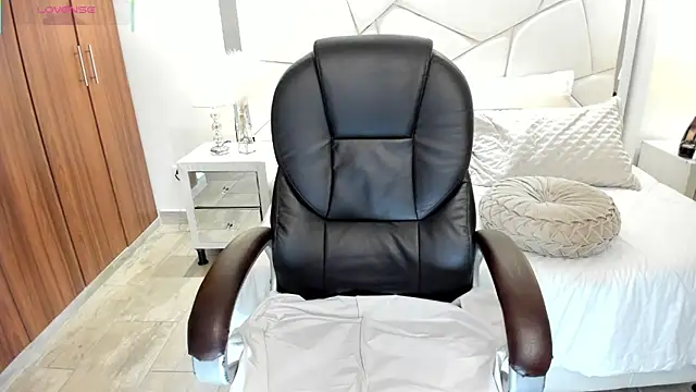 Natasha_Kiim_ webcam