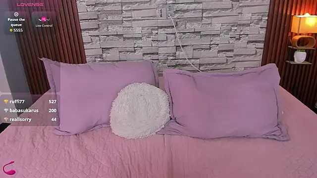 sophia_deluxe18 webcam