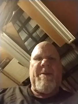 Reddog833 Live Webcam on Stripchat