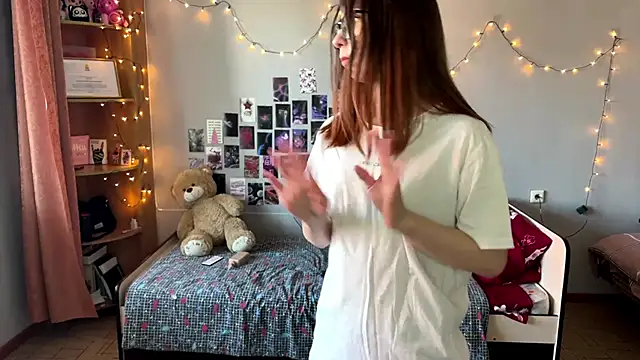 moonravelle - MoonRavelle's free webcam - UK Sex Cams