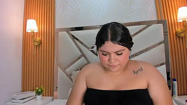 Eimy_Curvy webcam