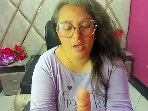 sarah_boobs_ (F young) - 🥵MAKE ME HAPPY⭐ Help me reach my goal!