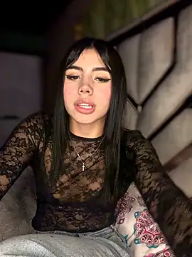 Laura-Khalifa webcam