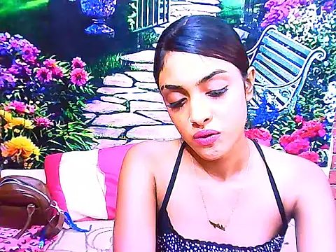 IndianPretty14u2Luv webcam