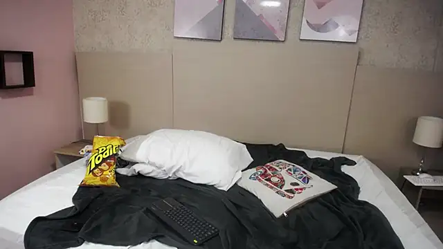 Camille_n_Shaggy webcam