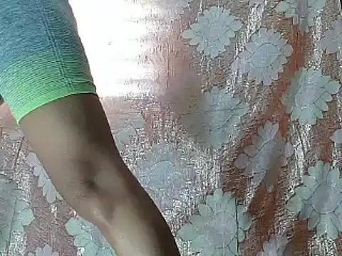 PinaySkinnyGirl webcam