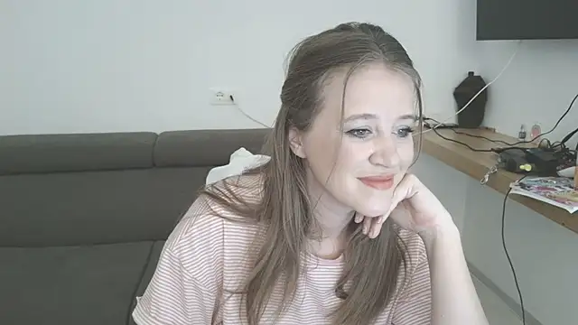 Neonstar from StripChat is Freechat