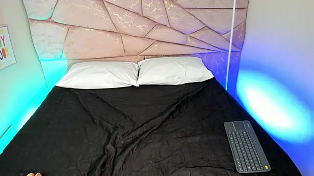 yayis_betancur (F young) - Cream in boobs ♥