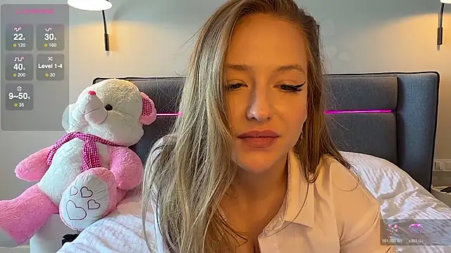 Marcus-KayaBliss webcam