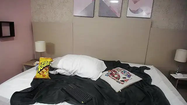 Camille_n_Shaggy webcam