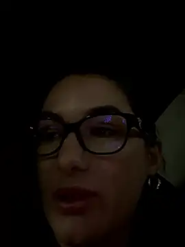 Webcam Model (HotXMom_)  is live.Free join now!