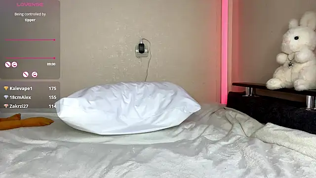 janellhousen (F young) - Start masturbate