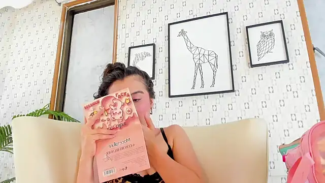 VictoriaKyros webcam