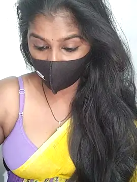 Tamil_Azhaghi webcam