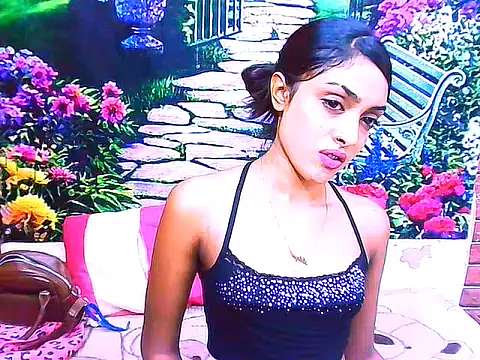 IndianPretty14u2Luv webcam
