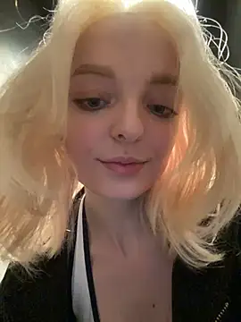 aka_Blonde webcam
